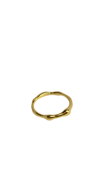 Irregular petite ring