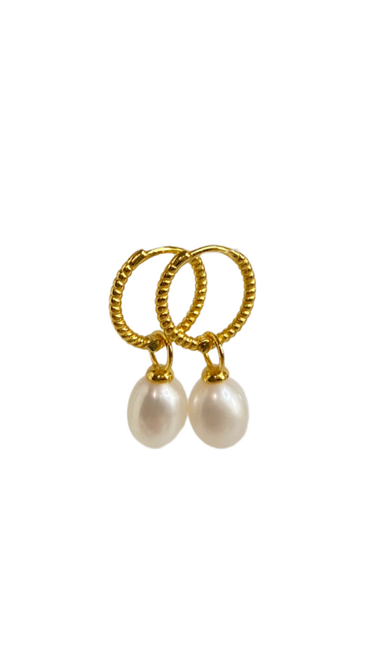 Twist with pearl earrings